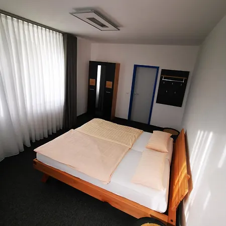 Pilotenunterkunft Fliegerhorst Штраусберг