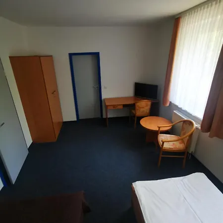 Отель Pilotenunterkunft Fliegerhorst