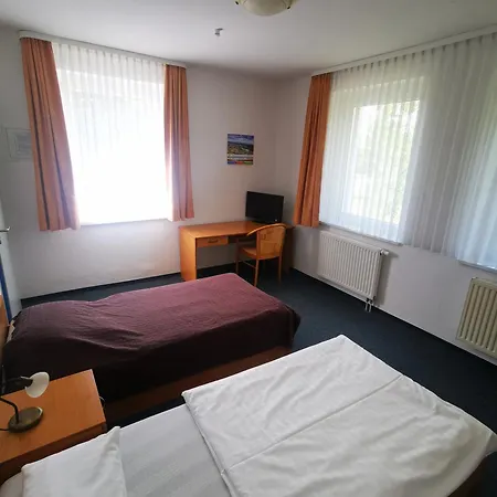 Отель Pilotenunterkunft Fliegerhorst