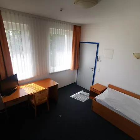 Pilotenunterkunft Fliegerhorst Hotel *