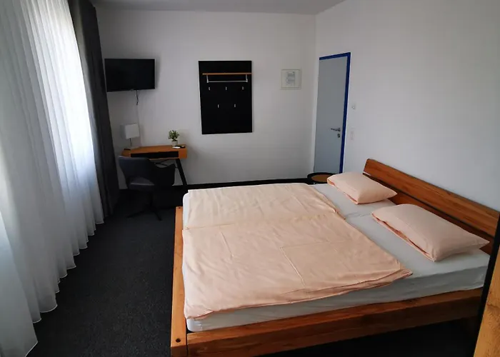 Hotell Pilotenunterkunft Fliegerhorst