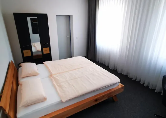 Hotell Pilotenunterkunft Fliegerhorst *