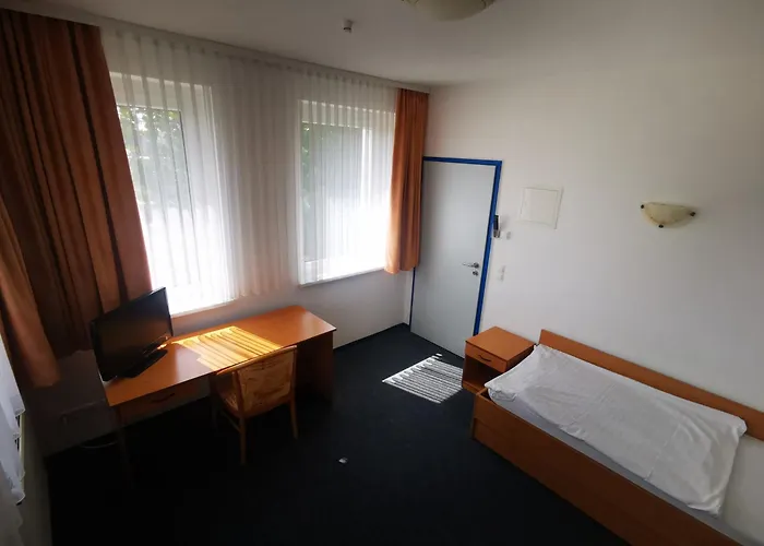 Pilotenunterkunft Fliegerhorst Hotell *