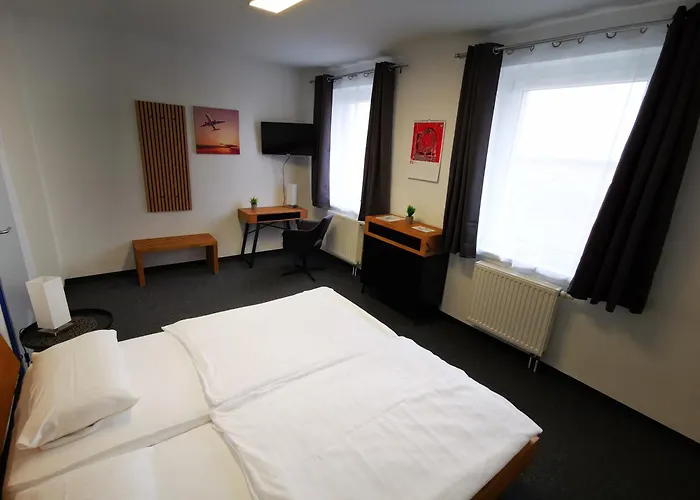 Pilotenunterkunft Fliegerhorst Hotell *